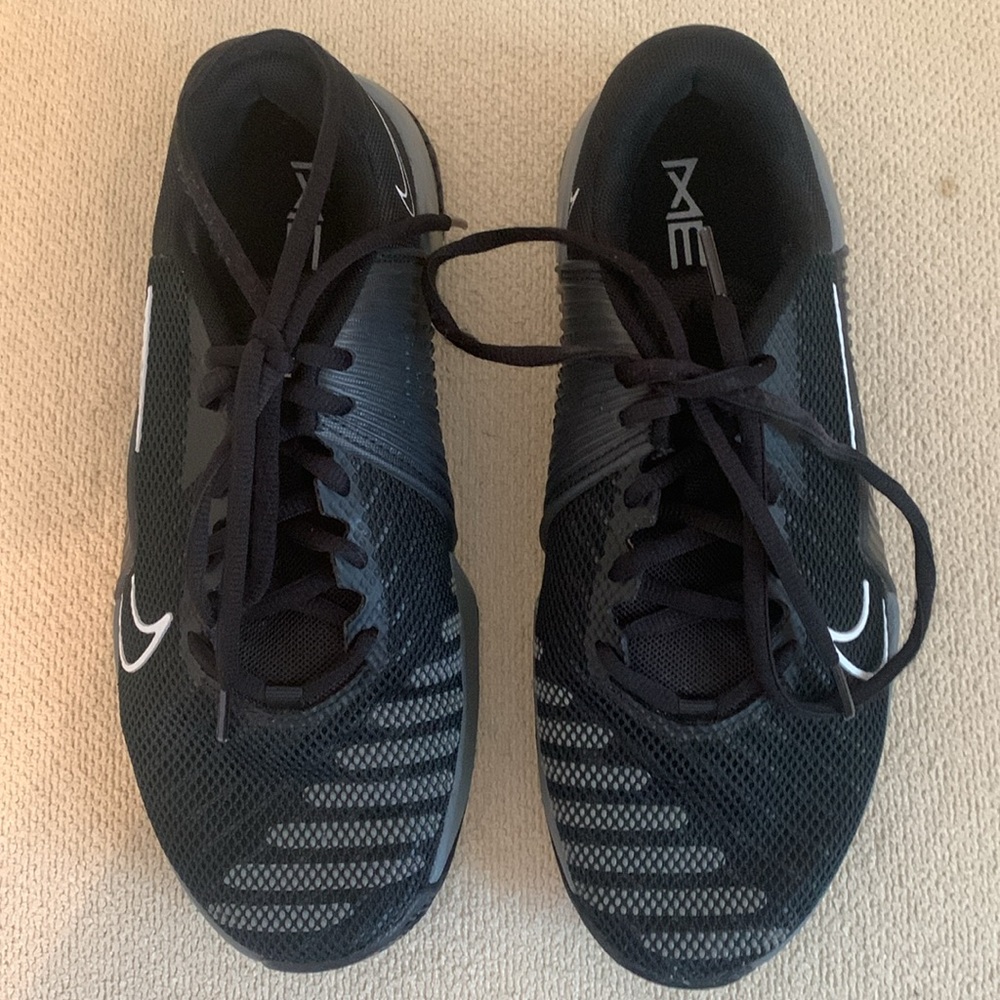 Women’s Nike Metcon 9! Gently Worn! Great Condition! - Picture 3 of 6